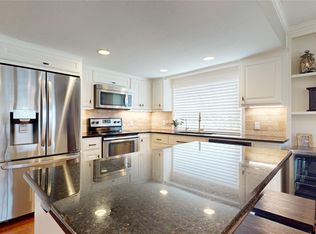 3115 Willow Bend Ct, Bedford, TX 76021