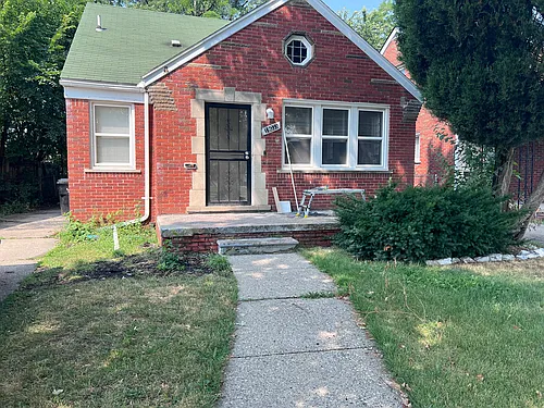 18033 Albion Ave Photo 1