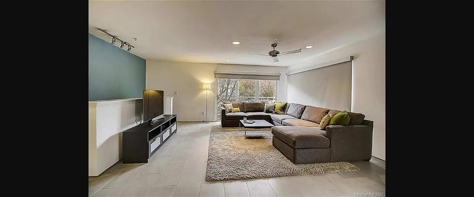 2 bed, 2.5 bath, 1424 sqft, $2,500 — Photo 4