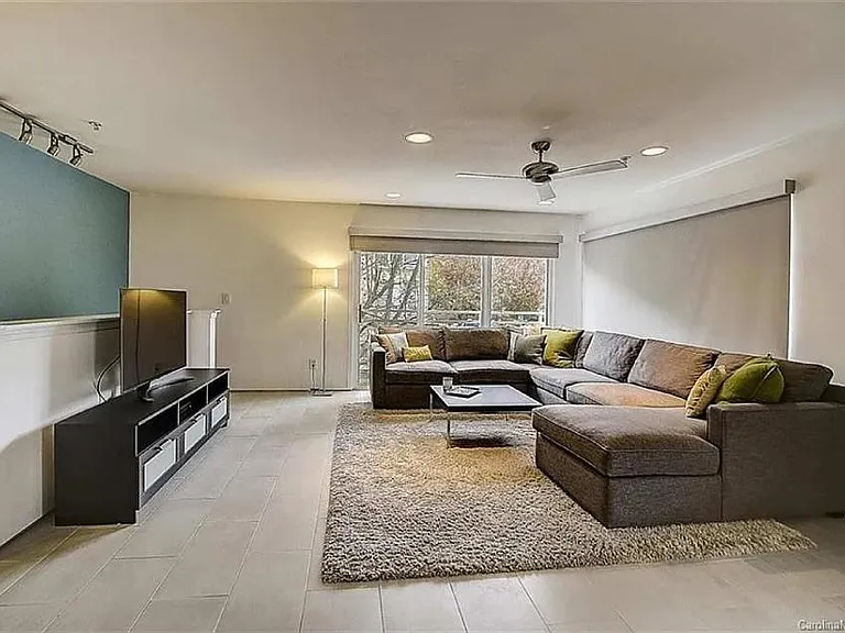 652 Raphael Pl — Photo 4