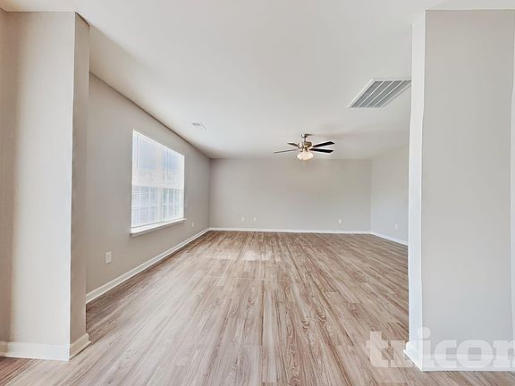 4th image of 1475 Scofield Ct