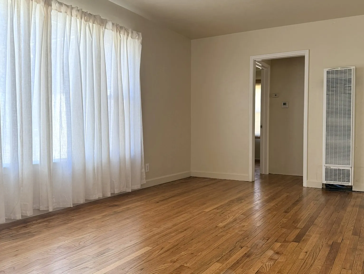 2 bed, 1366 sqft, $1,600 — Photo 3