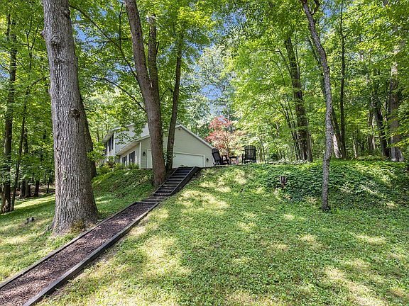 5th image of 6080 Champagne Ct SE