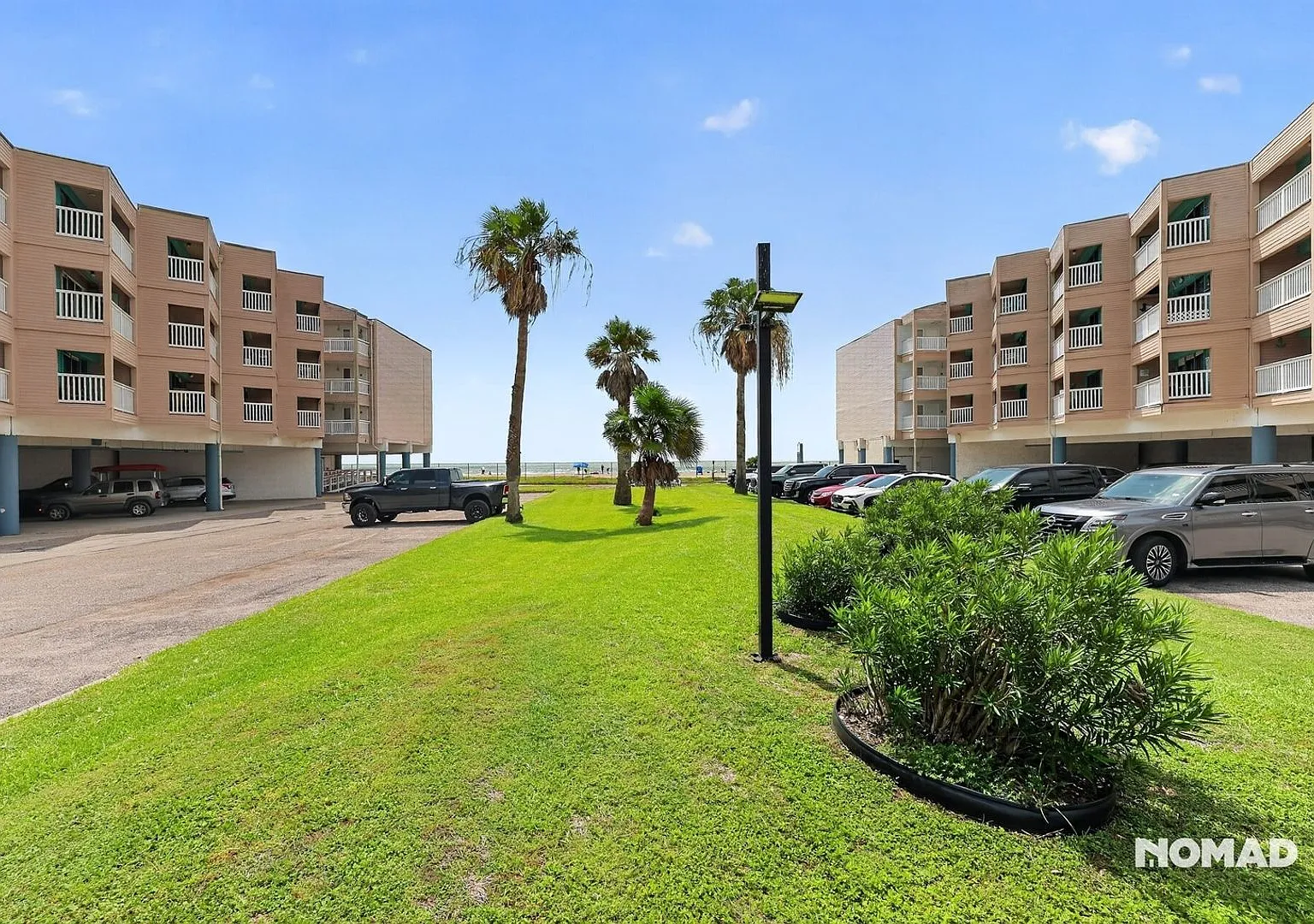 Charming 1BR Beachfront Condo in Corpus Christi — Photo 4