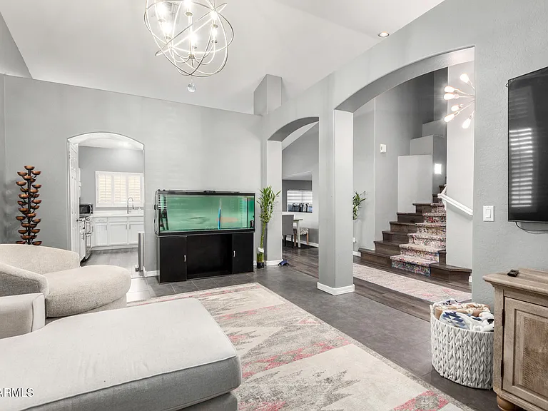 5257 W Belmont Ave — Photo 5