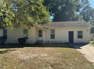 6413 Winter Park Dr, Fayetteville, NC 28304