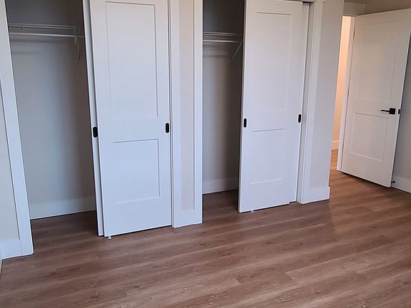 4th image of 810 Cooley St #303