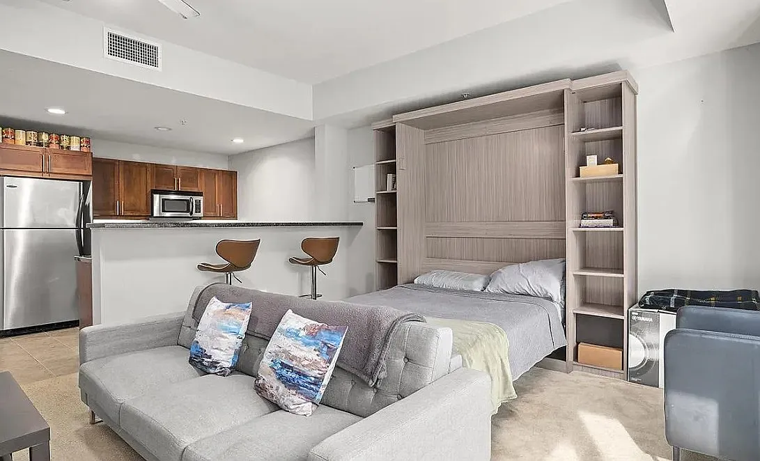 Studio, 619 sqft, $2,495 — Photo 3