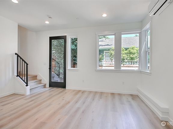 3rd image of 6839 35th Avenue NE #B