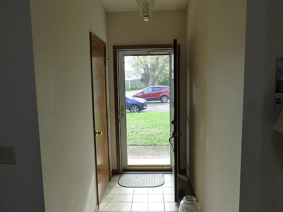 3rd image of 757 Park Plaza Dr