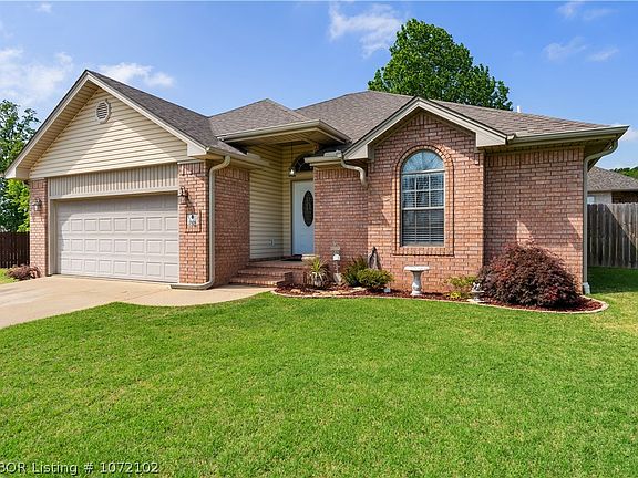 2nd image of 2426 Kaylonni Cir