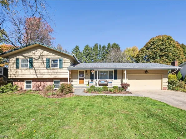 4281 Scarlet Oak Dr, Akron, OH 44321