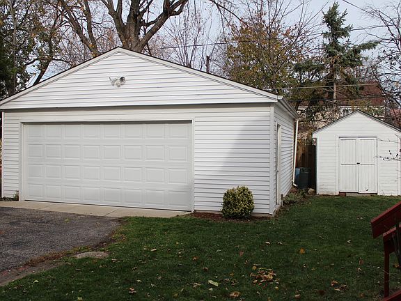 3rd image of 19640 Laurel Ave