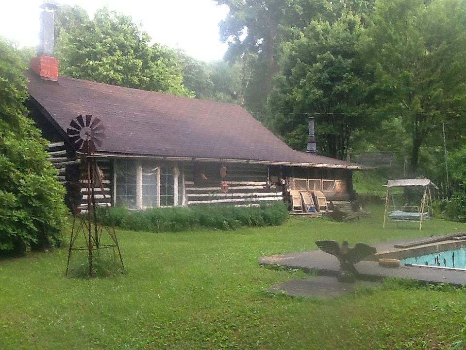1st image of 398 Chestnut Ln