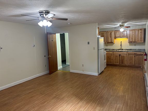 2nd image of 100 Strawberry Ave #4