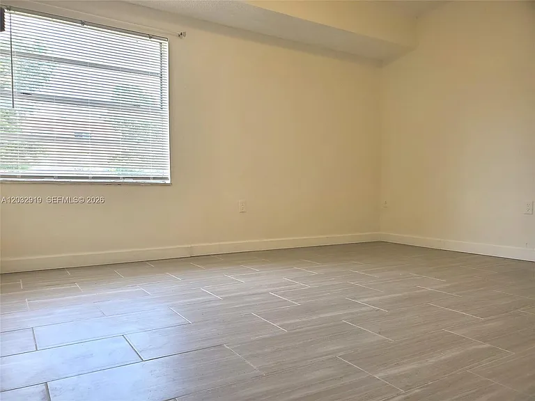 250 NW 107th Ave #106 — Photo 10