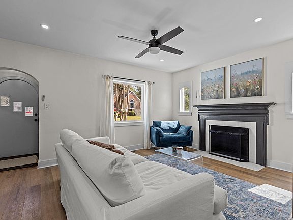 4th image of 2707 N Roxboro St