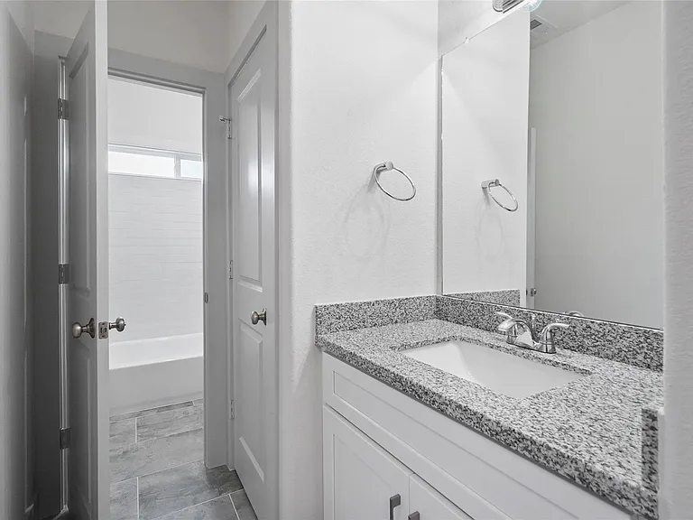 7242 Saint Augustine St #B — Photo 13