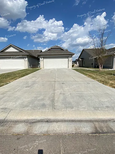 8145 E 34th Ct S Photo 1