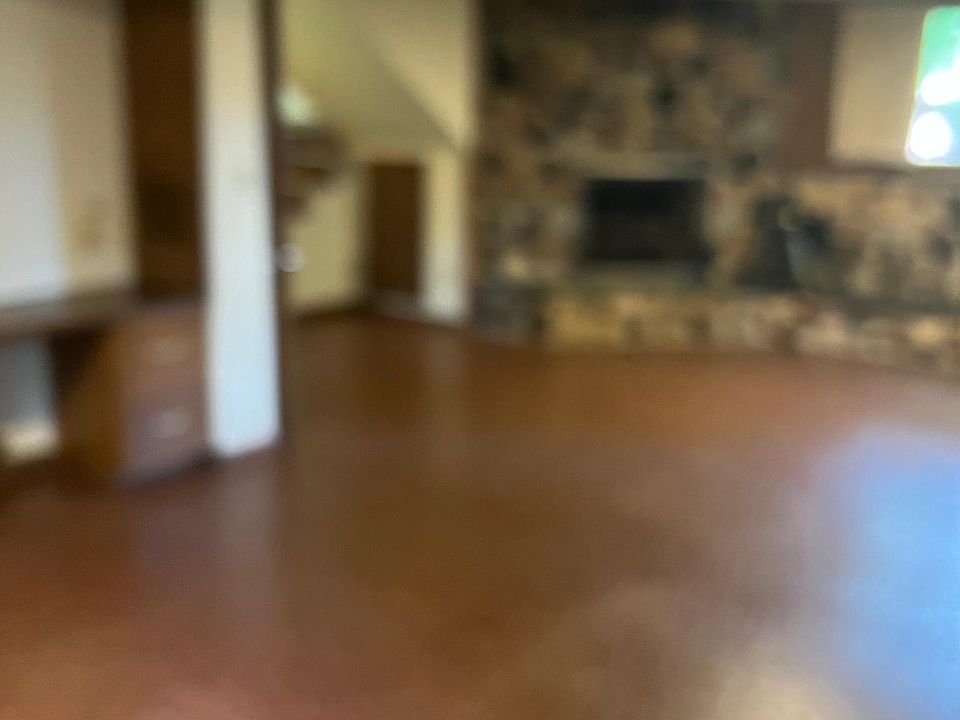 1st image of 3913 Carlton Dr
