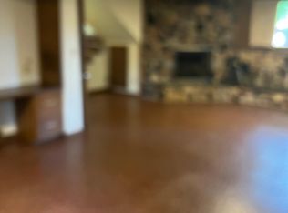 3913 Carlton Dr, Cedar Falls, IA 50613