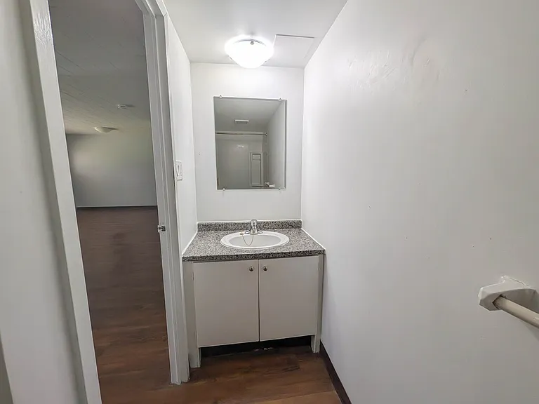 2B Arlington Ave #104 — Photo 12
