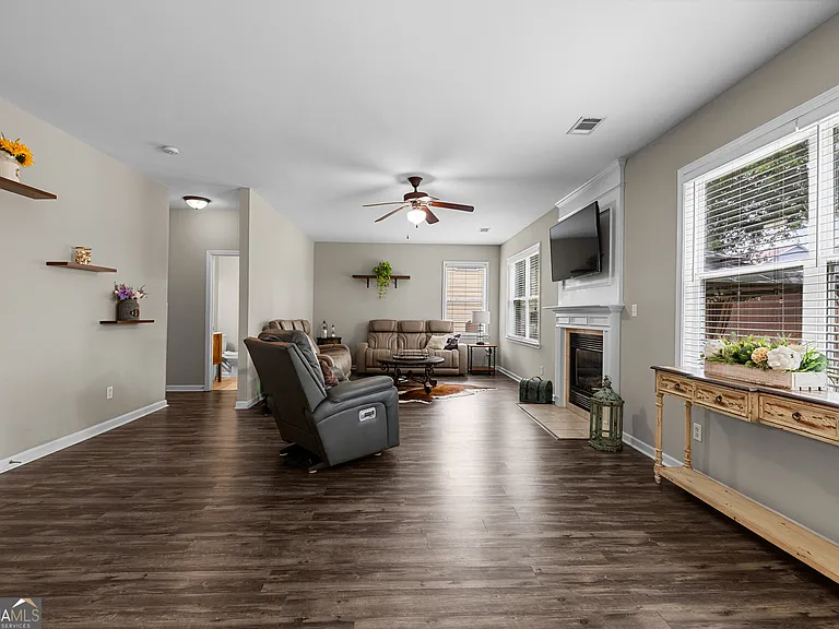 77 Lakeshore Pkwy — Photo 7