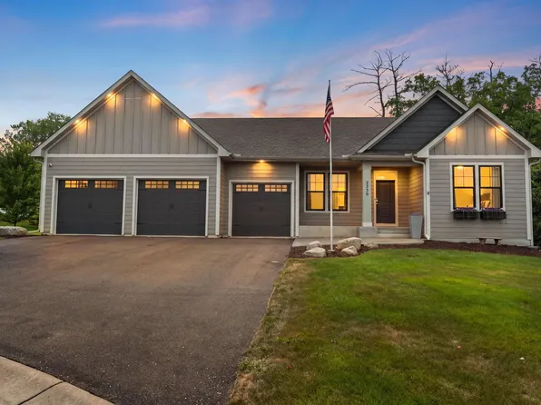 2230 Bentz Ct, Chanhassen, MN 55317