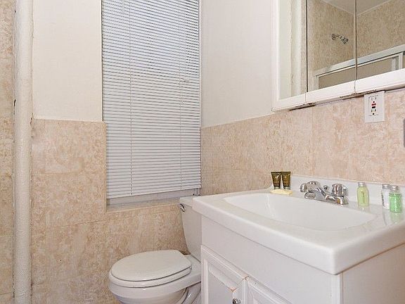 5th image of 104 W 83rd St APT 4c