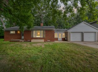 3894 Jennings Dr, Troy, MI 48083