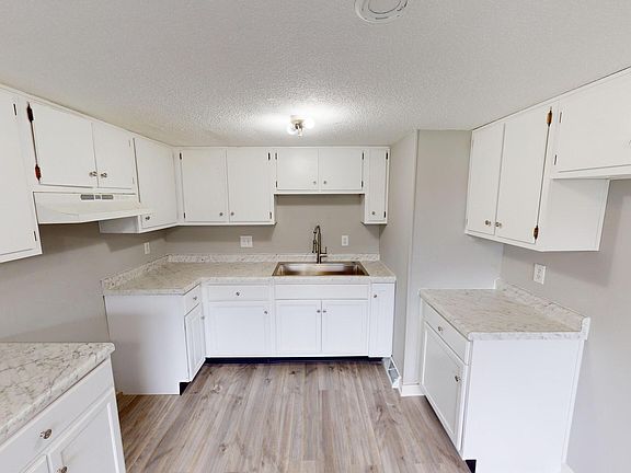 3rd image of 10032 Penrith Dr