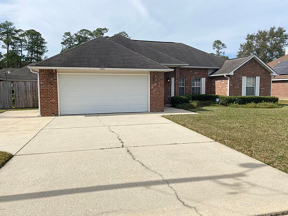 2nd image of 2341 Broadmoor Dr