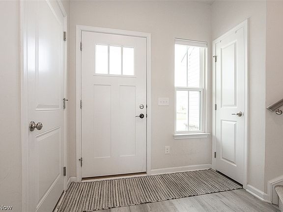 2nd image of 1169 Meadow Run