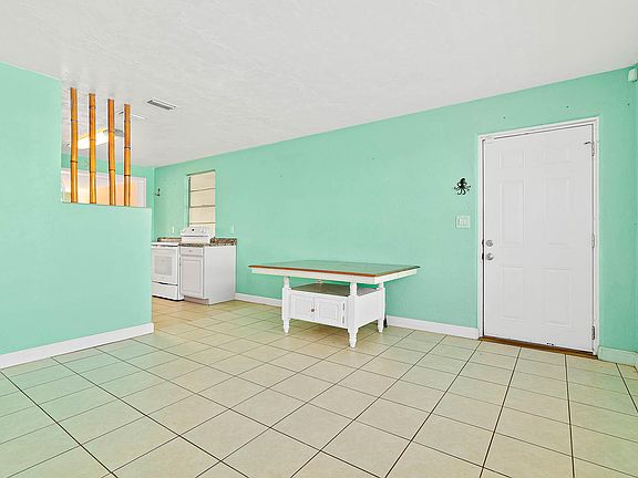 4th image of 16 Alamanda Dr