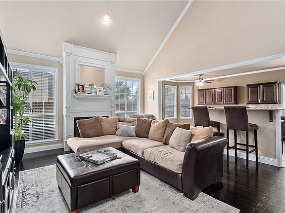 5th image of 2143 E Deer Creek Dr
