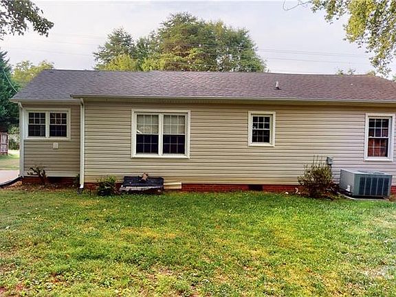 2nd image of 2941 Highland Dr