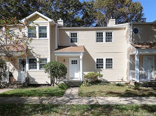 10 Smith, Yaphank, NY 11980