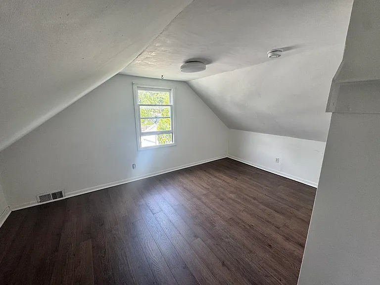 28 Forest St — Photo 22