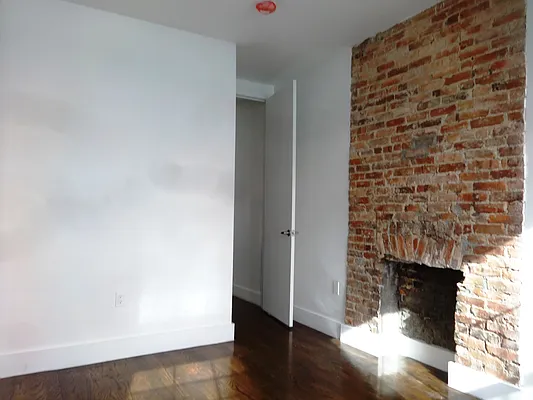 Rented by Blue Egg Realty Corp | media 30