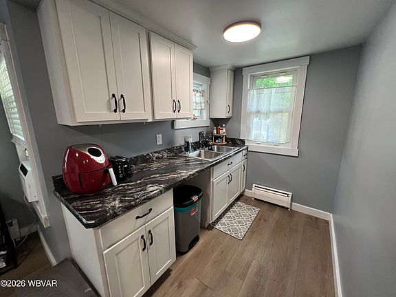 5th image of 320 Beech St