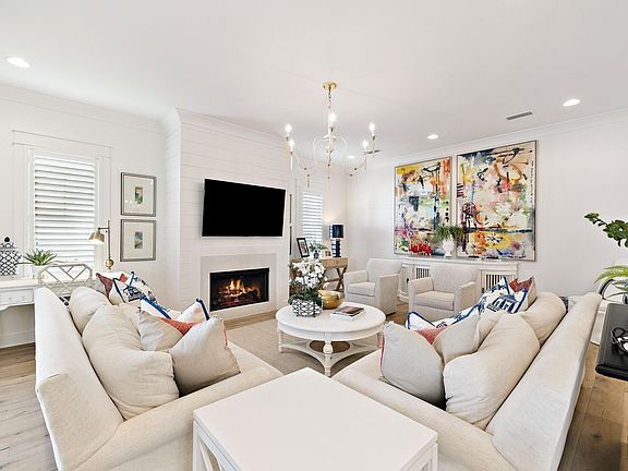 3rd image of 39 W Firethorn Cir