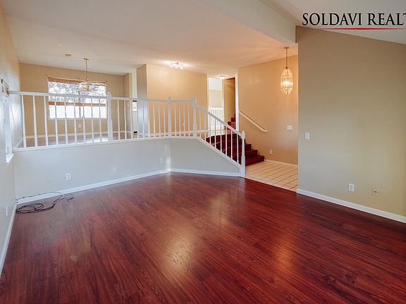 3rd image of 547 Windwood Ct