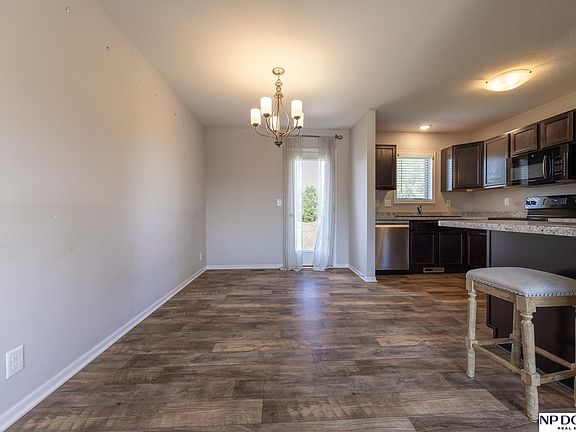 5th image of 848 Barker Ln