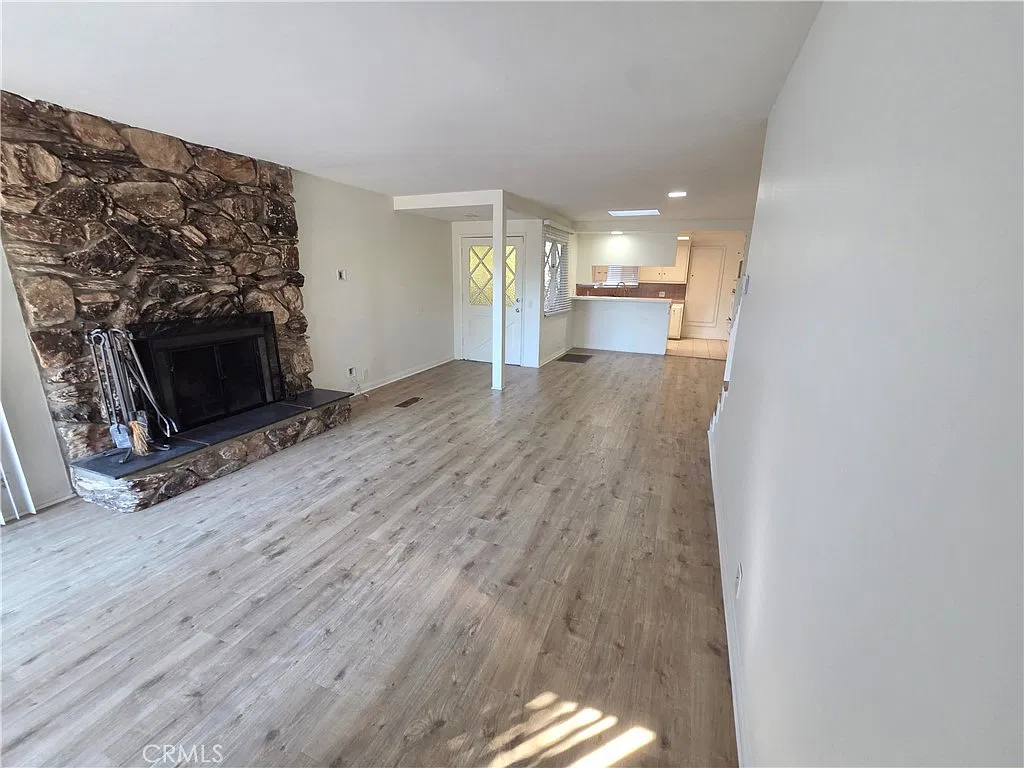 3 bed, 1544 sqft, $6,200 — Photo 3