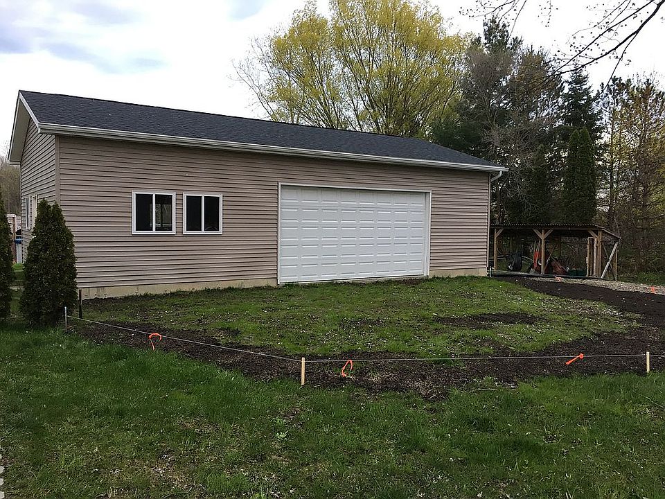 Detached 24 x 40 Shop