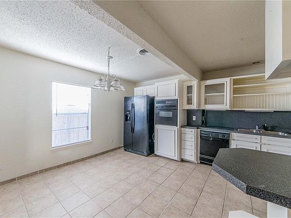 5th image of 3300 Skyline Dr