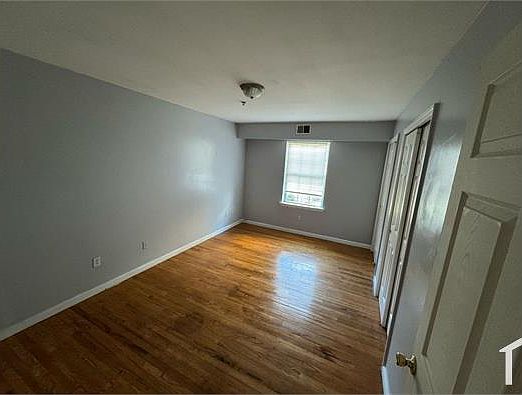 3rd image of 224 N Arlington Ave #1