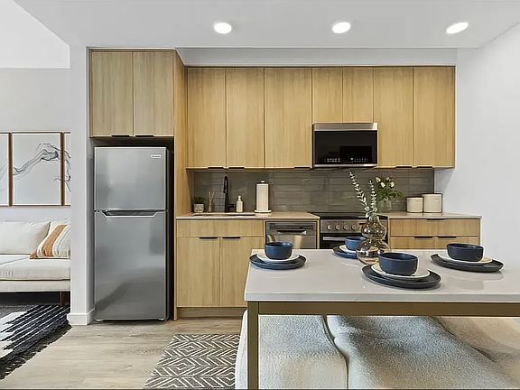 4th image of 2455 3rd Ave #Penthouse A