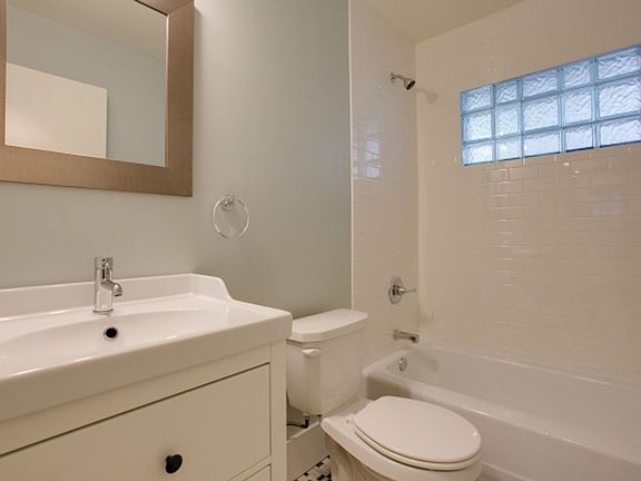 3rd image of 1638 Marshall Ave APT 2