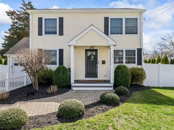 198 Cold Spring Road, Stamford, CT 06905